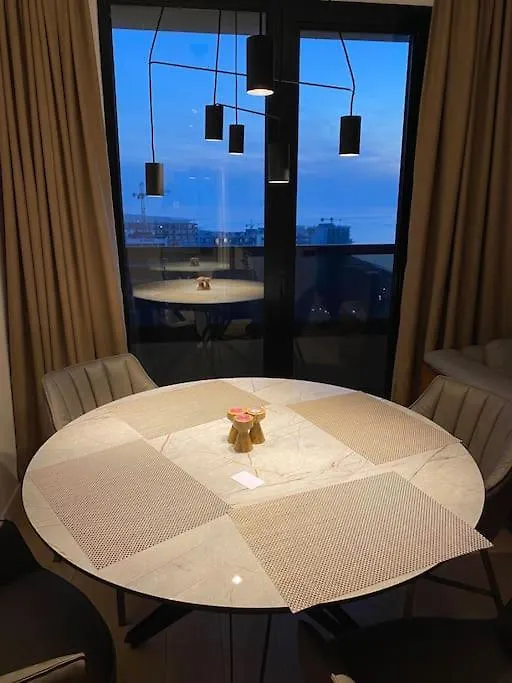 White Sails- Apartment With Two Bedroom Батуми 0*,